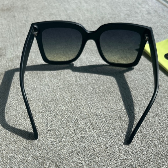 Quay Australia ICY Matte Black Square Sunglasses with Gradient Lenses NEW - Picture 6 of 6